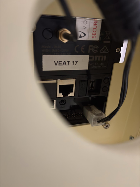 Refrigerated vending machine Vision, Comboplus S R 290 V8, incl. screen, card reader and built-in installation parts