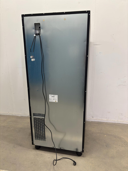 Refrigerated vending machine Vision, Comboplus S R 290 V8, incl. screen, card reader and installation parts
