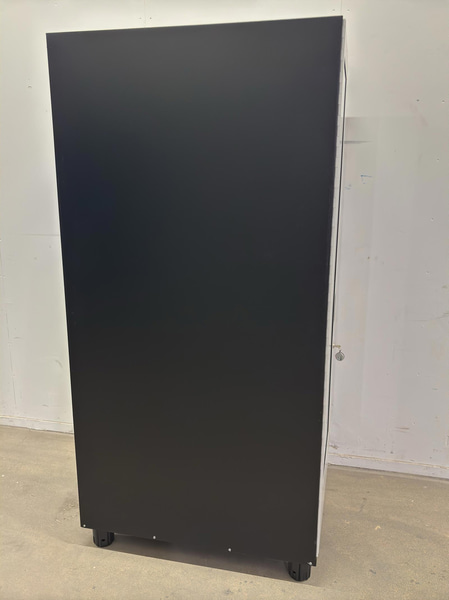Refrigerated vending machine Vision, Comboplus S R 290 V8, incl. screen, card reader and installation parts