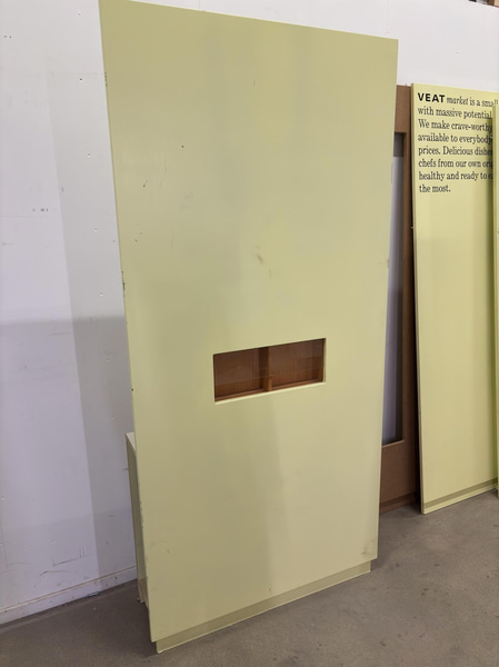 Refrigerated vending machine Vision, Comboplus S R 290 V8, incl. screen, card reader and installation parts