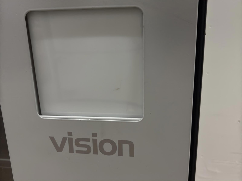 Vision Combo Plus V7 refrigerated vending machine, incl. screen, card reader and router