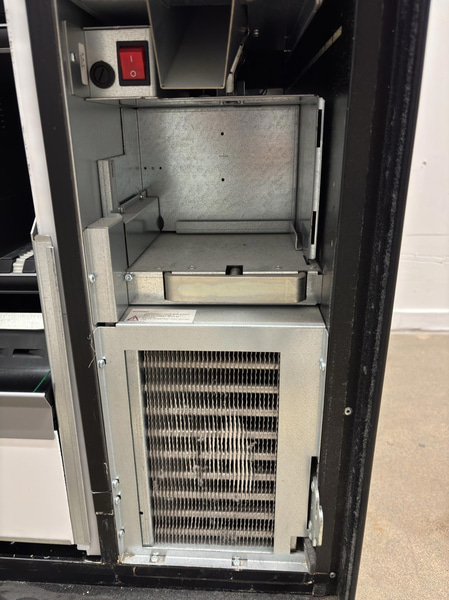 Vision Combo Plus V7 refrigerated vending machine, incl. screen, card reader and router