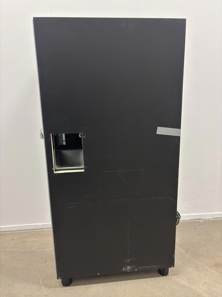 Vision Combo Plus V7 refrigerated vending machine, incl. screen, card reader and router