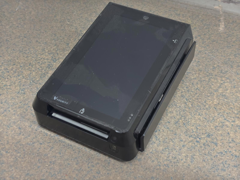 Refrigerated vending machine Vision Combo Plus S R290 V8, incl. screen, card reader and router