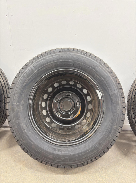 4 st. Kompletta Hjul Michelin, 2sommardäck , 35/65R16C. 115/113