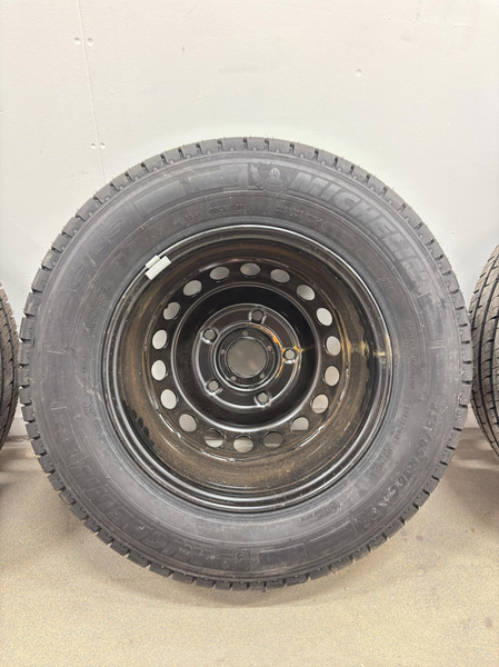 4 st. Kompletta Hjul Michelin, 2sommardäck , 35/65R16C. 115/113