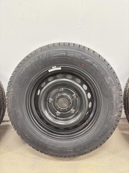 4 st. Kompletta Hjul Michelin, 2sommardäck , 35/65R16C. 115/113