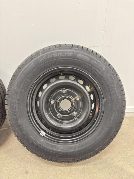 4 st. Kompletta Hjul Michelin, 2sommardäck , 35/65R16C. 115/113