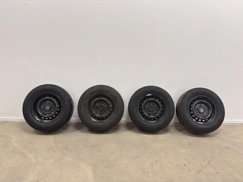 4 st. Kompletta Hjul Michelin, 2sommardäck , 35/65R16C. 115/113