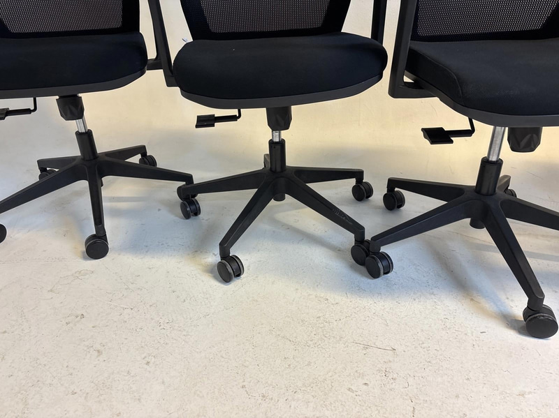 5 Lotus Furniture Office Chairs