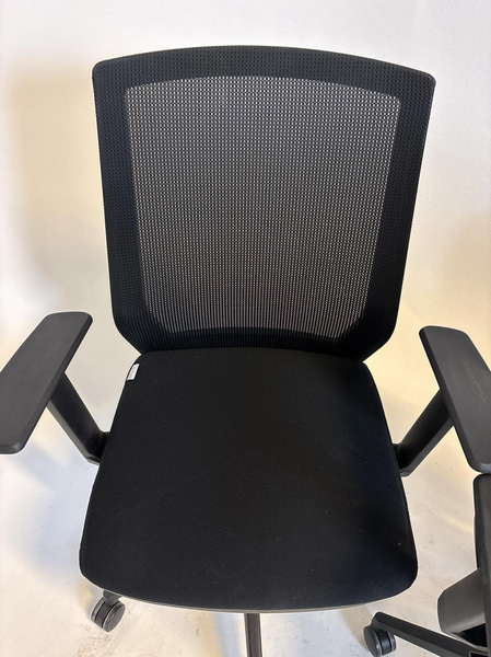 5 Lotus Furniture Office Chairs