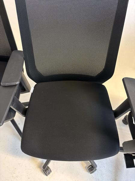 5 Lotus Furniture Office Chairs