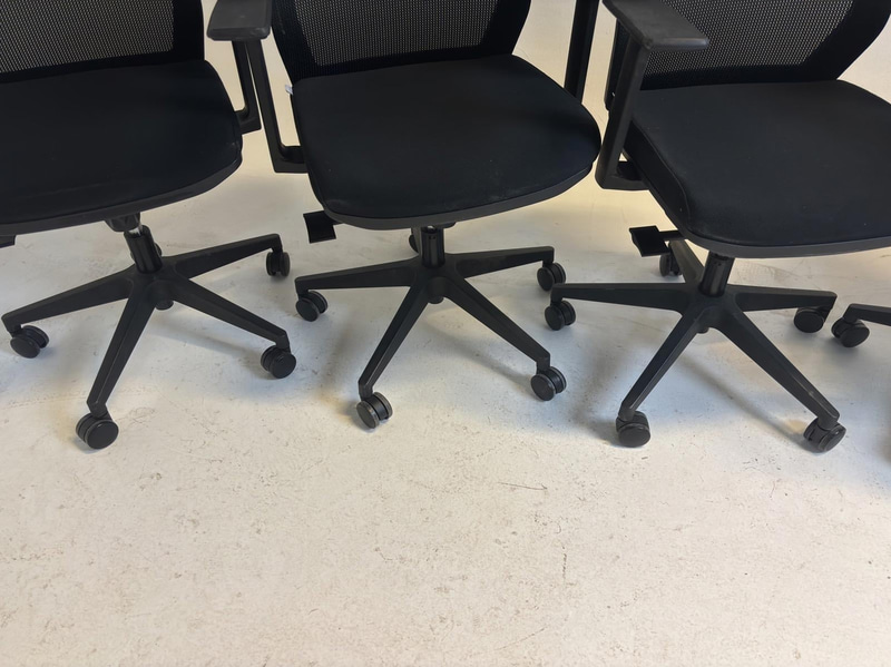 5 Office Chairs by Lotus Furniture