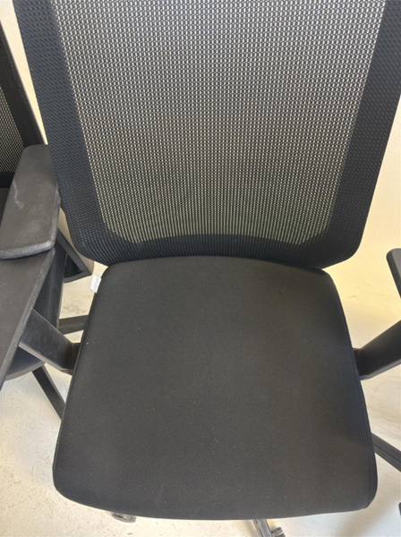 5 Office Chairs by Lotus Furniture