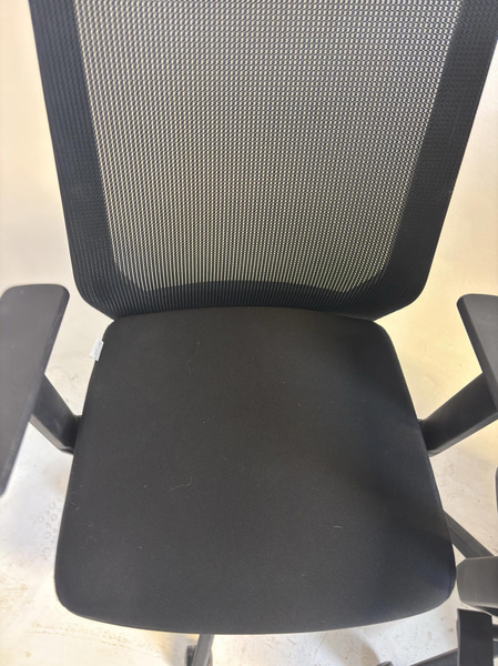 5 Office Chairs, Lotus Furniture