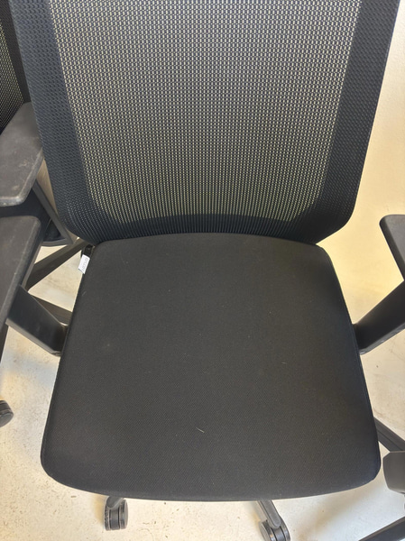 5 Office Chairs, Lotus Furniture