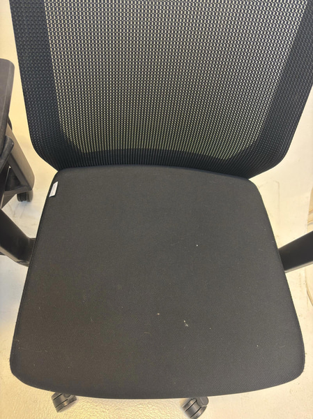 5 Office Chairs, Lotus Furniture