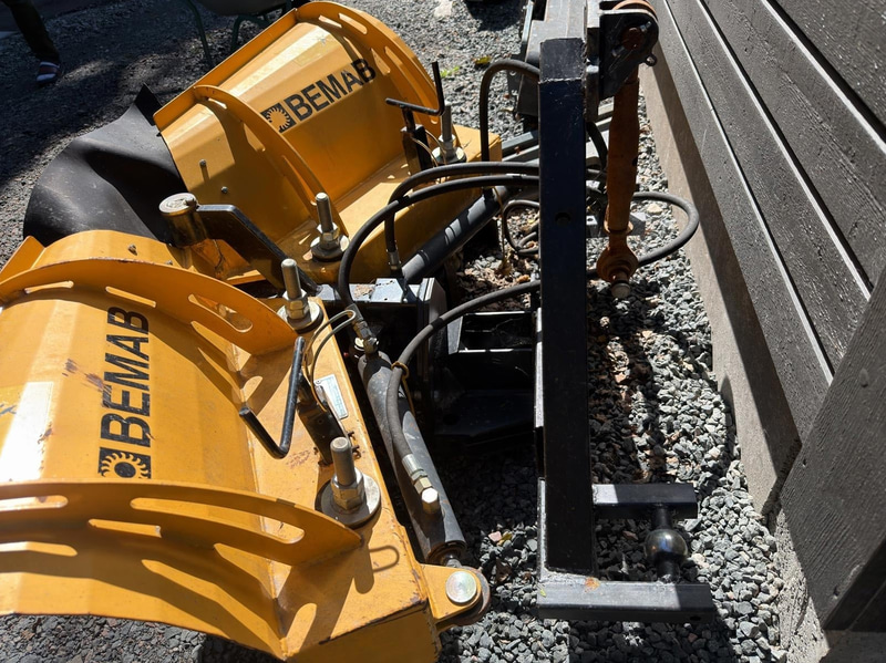 Belos TransGiant Implement Carrier | 4WD | Plow & Bucket | 2007