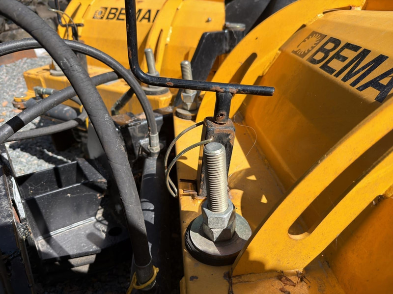 Belos TransGiant Implement Carrier | 4WD | Plow & Bucket | 2007