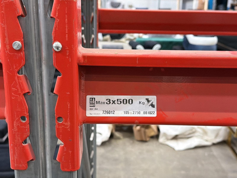 Pallet racking - 31 upright frames and approx. 116 beams