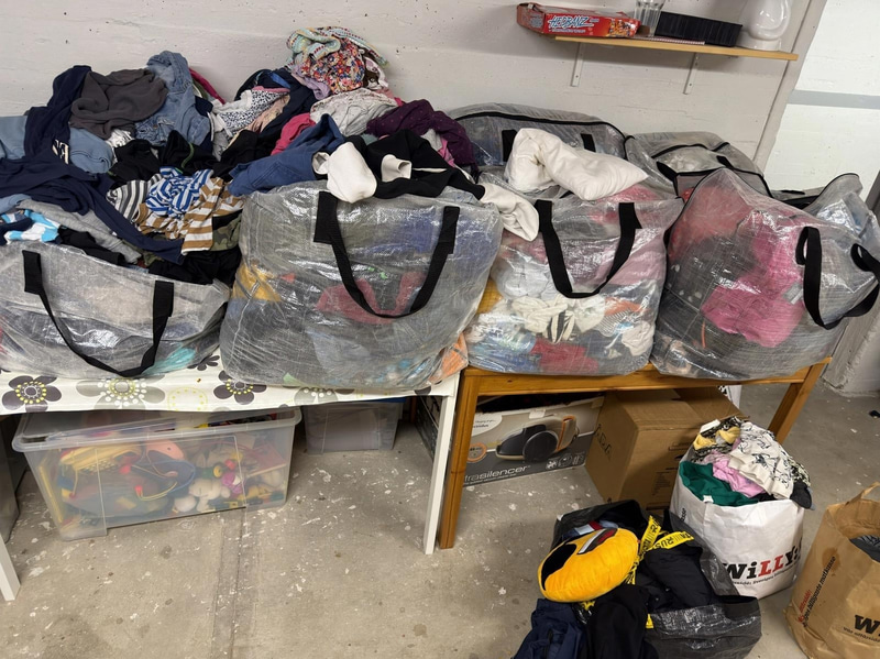 Stort parti med barnkläder