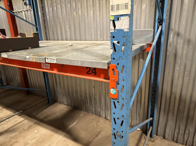 Pallet racking, 11 sections