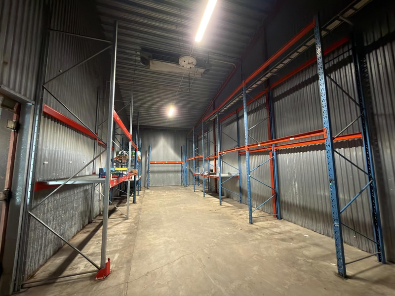 Pallet racking, 11 sections