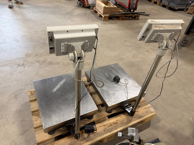 2 EK Industriprodukter scales
