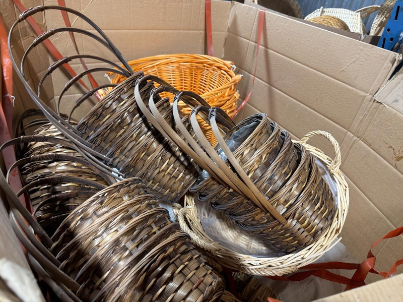 Baskets (large lot)