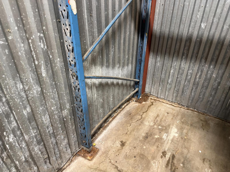 Pallet racking, 8 bays