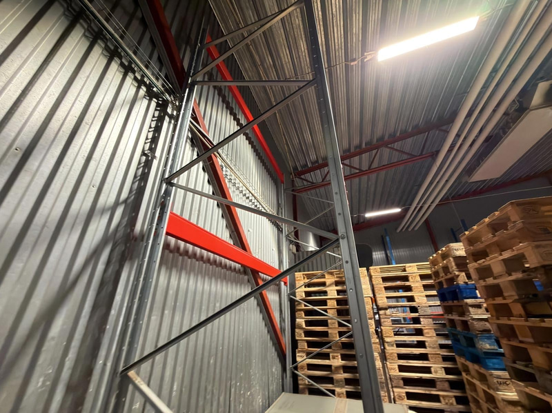 Pallet racking, 8 bays