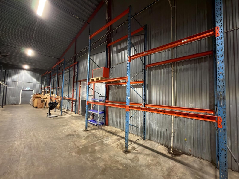 Pallet racking, 8 bays