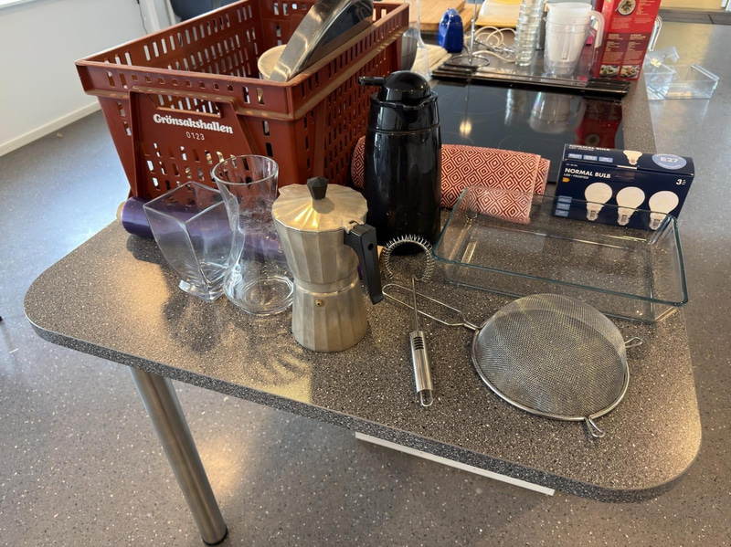 Plates, cutlery, kitchenware, etc.