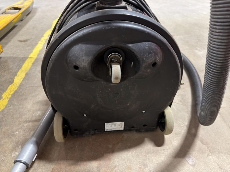 Nilfisk GD 930 HEPA Vacuum Cleaner