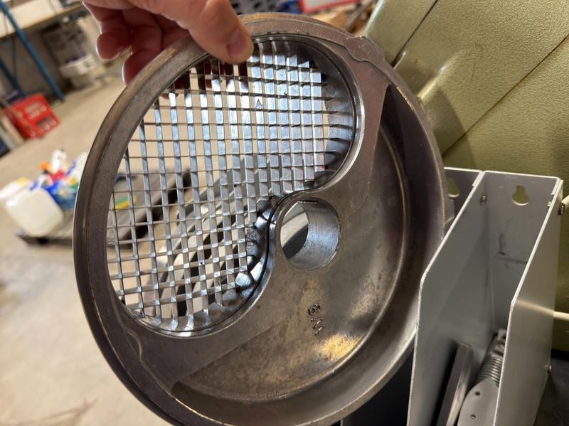Brunner vegetable cutter, with discs
