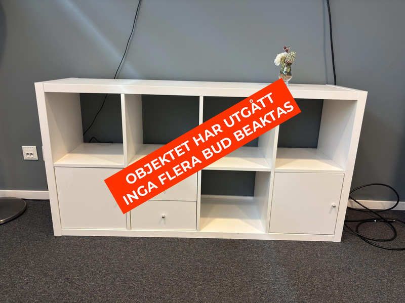 Chest of drawers incl. floor lamp