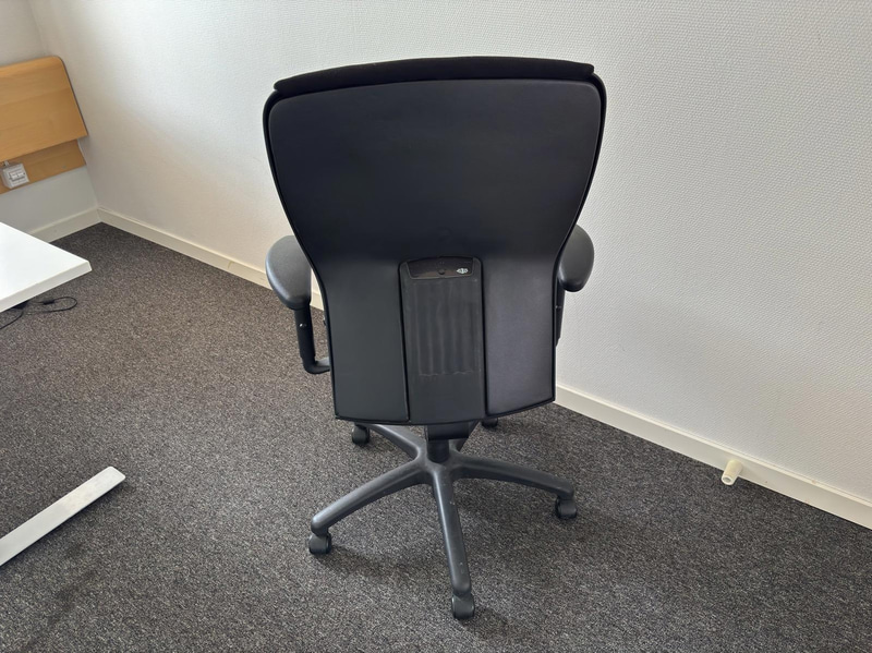 Höj- och sänkbart skrivbord inkl. skrivbordsstol
