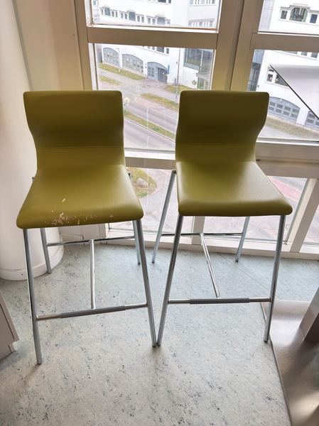 Bord inkl. 4 st. stolar