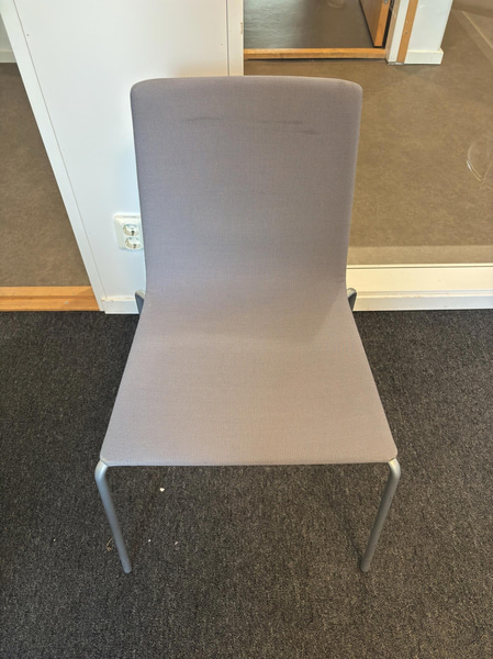 2 st. Stolar inkl. rullbord