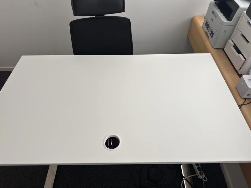 Höj- sänkbart skrivbord, Martela inkl. kontorsstol