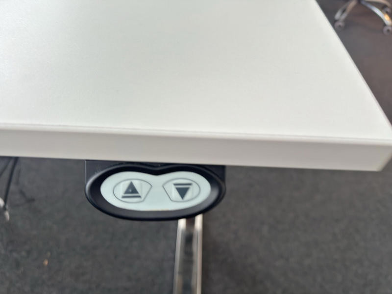 Höj- sänkbart skrivbord, Martela inkl. kontorsstol