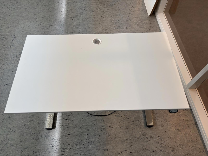 Höj-och sänkbart skrivbord Martell, inkl. kontorsstol