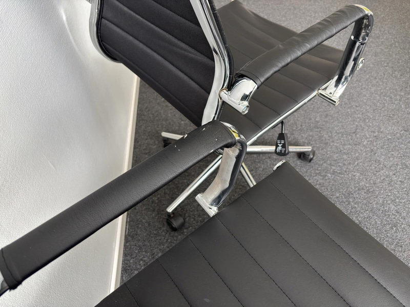 2 Mio Porter office chairs