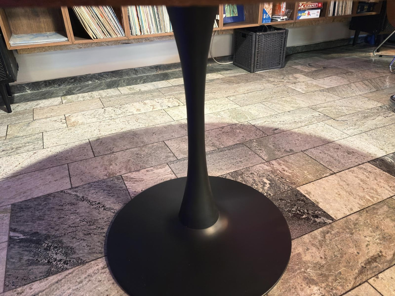 Round table