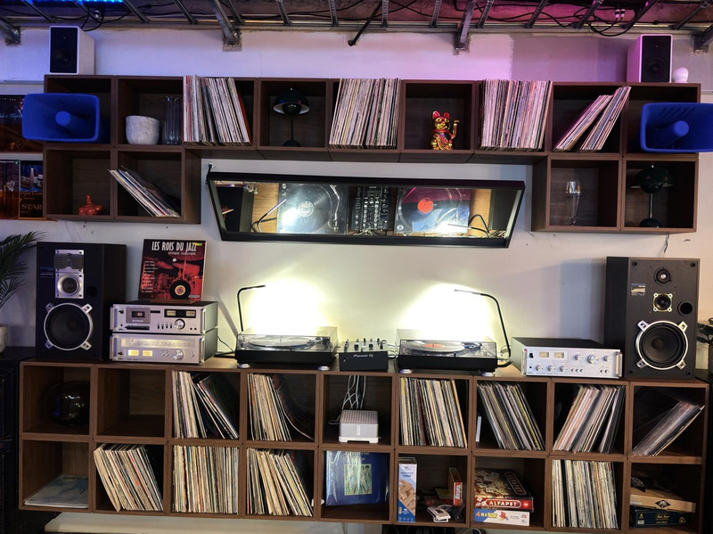 Shelving system including contents