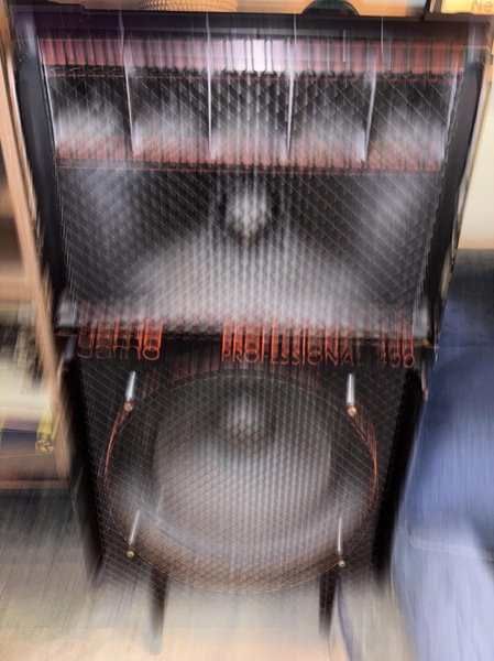 2 Jamo Professional 400 Speakers
