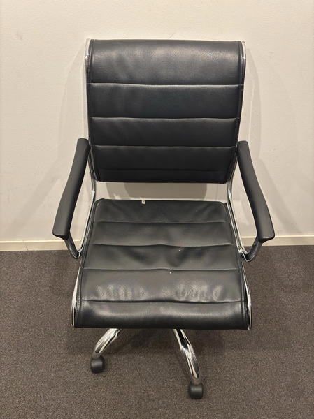 Electric height-adjustable desk incl. office chair