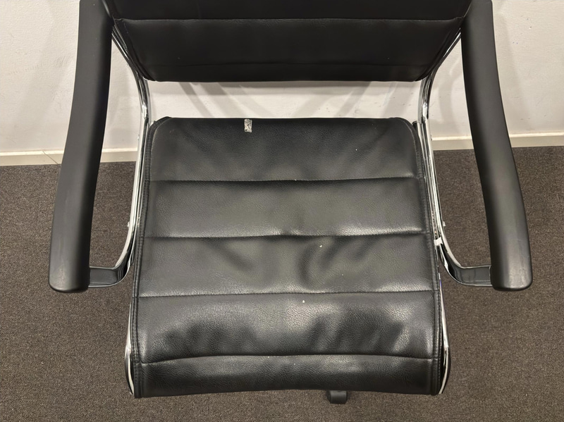 Electric height-adjustable desk incl. office chair
