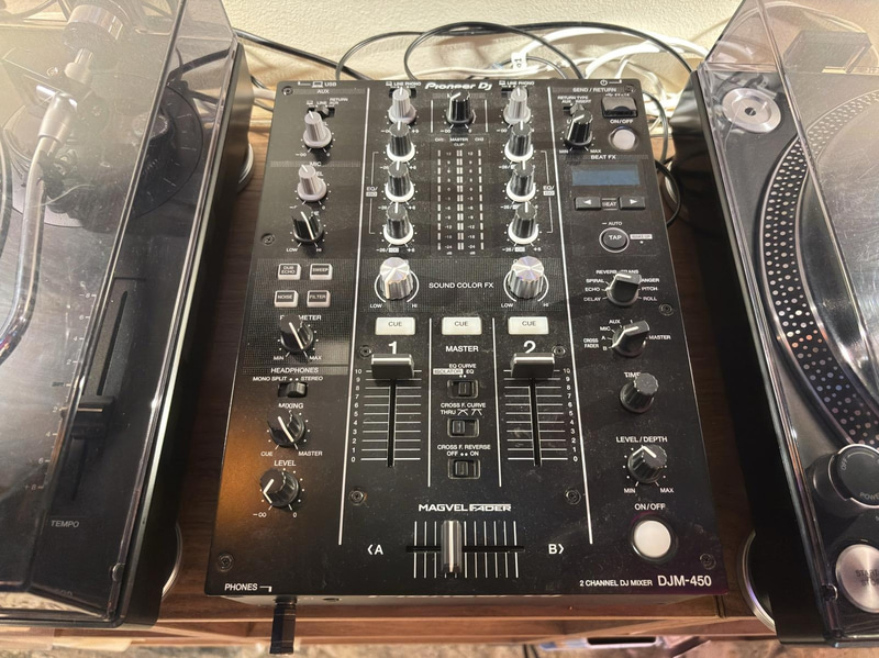 2 st. Högtalare inkl 2 st. skivspelare och mixer Pioneer