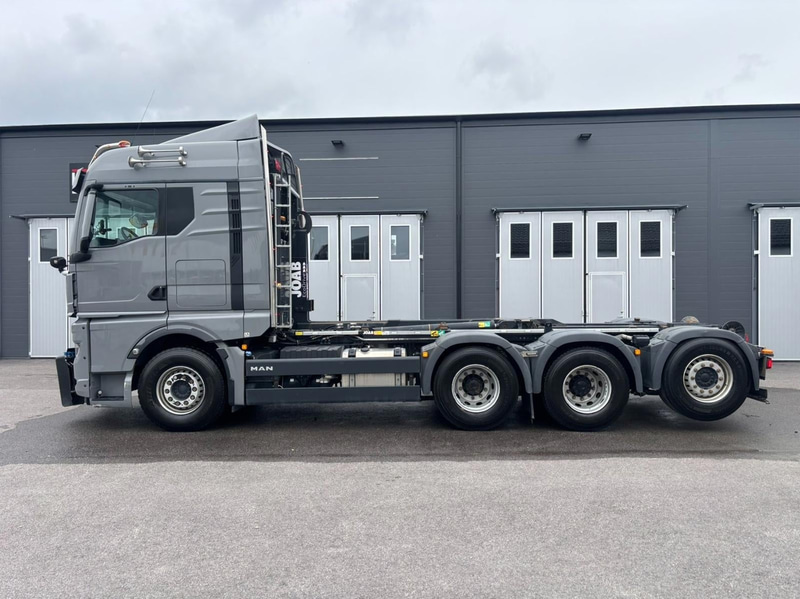 Tridem Hooklift Truck MAN TGX 35.520 8X4-4 BL CH -2023 | JOAB 24-tonne | Plough-equipped